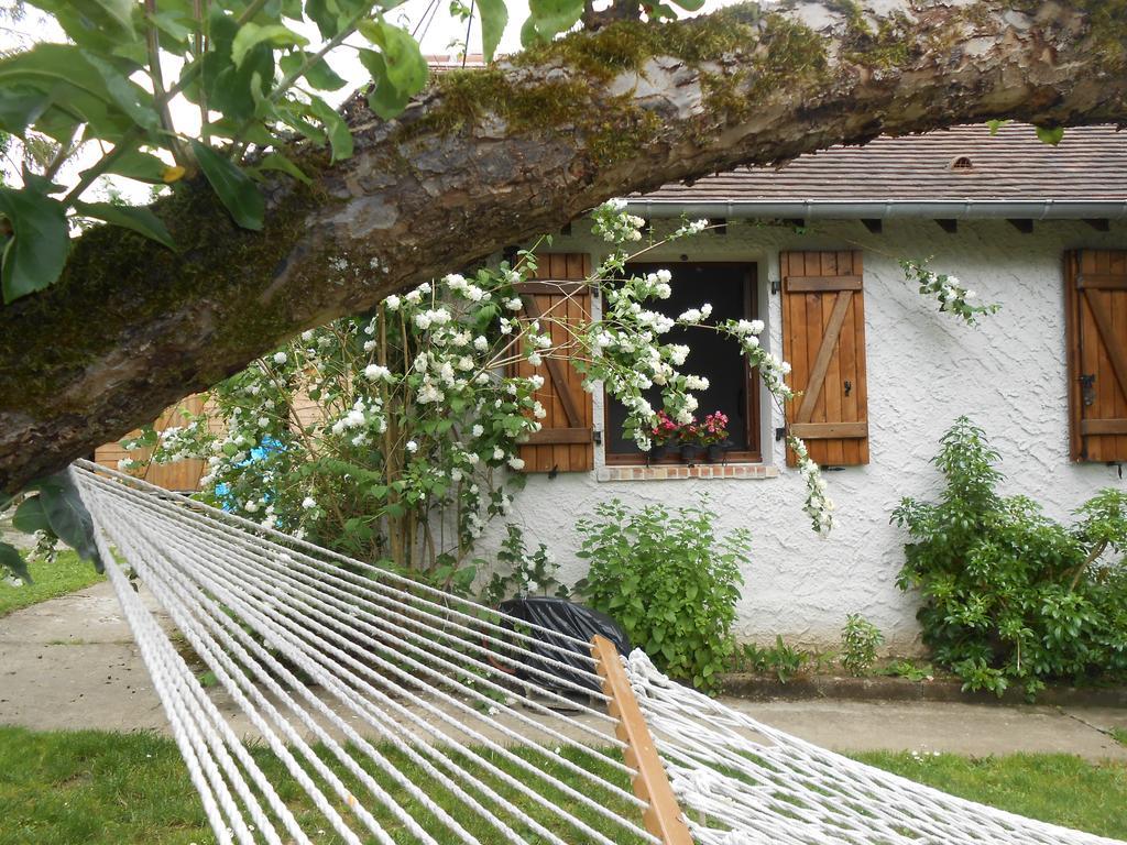 Aux Marguerites Villa Sainte-Genevieve-les-Gasny Oda fotoğraf