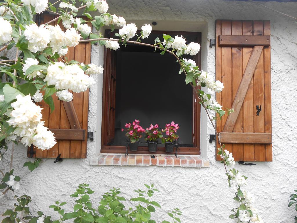 Aux Marguerites Villa Sainte-Genevieve-les-Gasny Oda fotoğraf